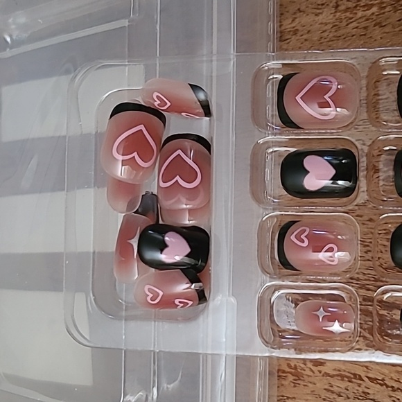 2/$16 Pink Hearts Press On Nails - Picture 13 of 14